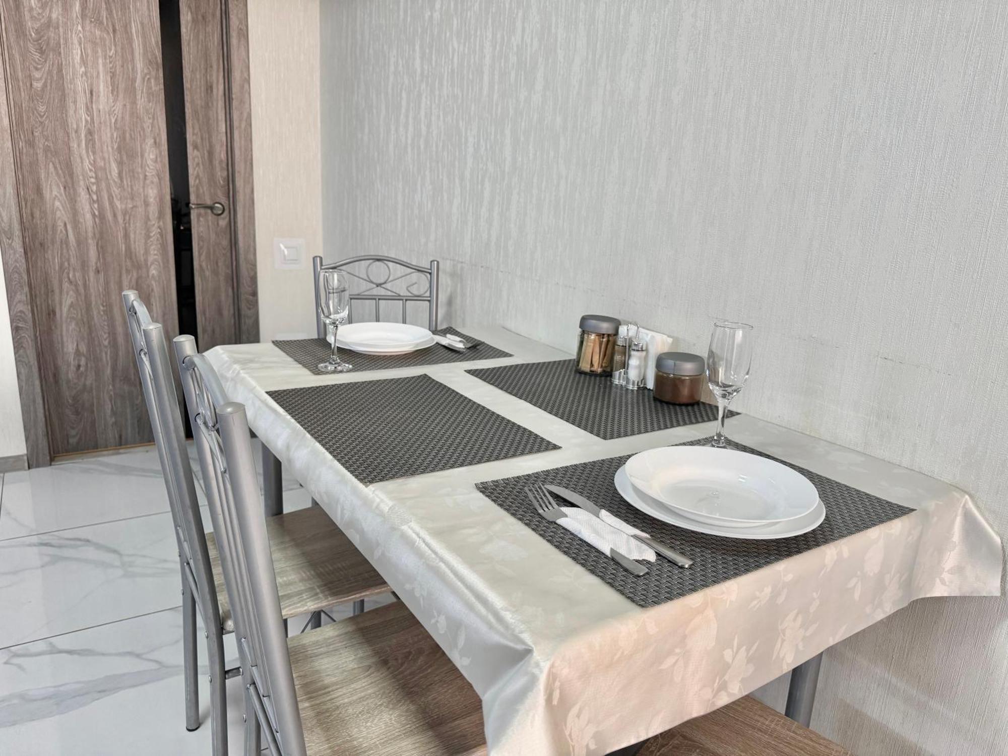 Apartpoltava 2 Окремі Кімнати, Новобудова, Два Великих Ліжка Центр, Корпусний Сад Dış mekan fotoğraf