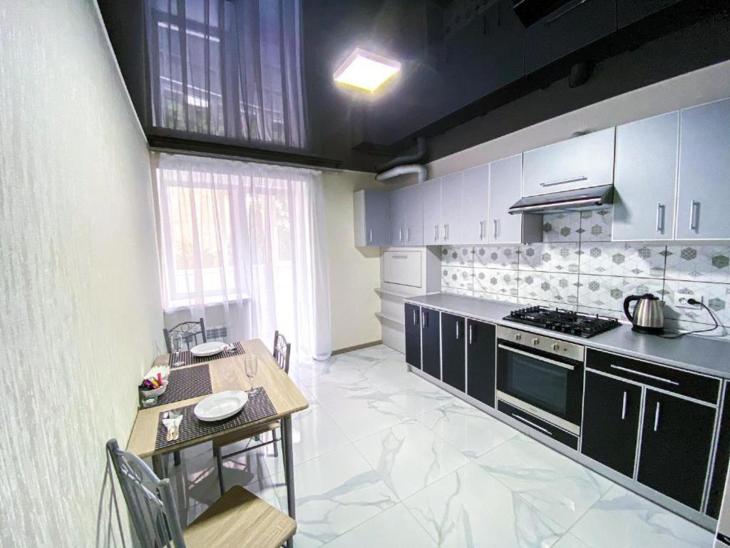 Apartpoltava 2 Окремі Кімнати, Новобудова, Два Великих Ліжка Центр, Корпусний Сад Dış mekan fotoğraf